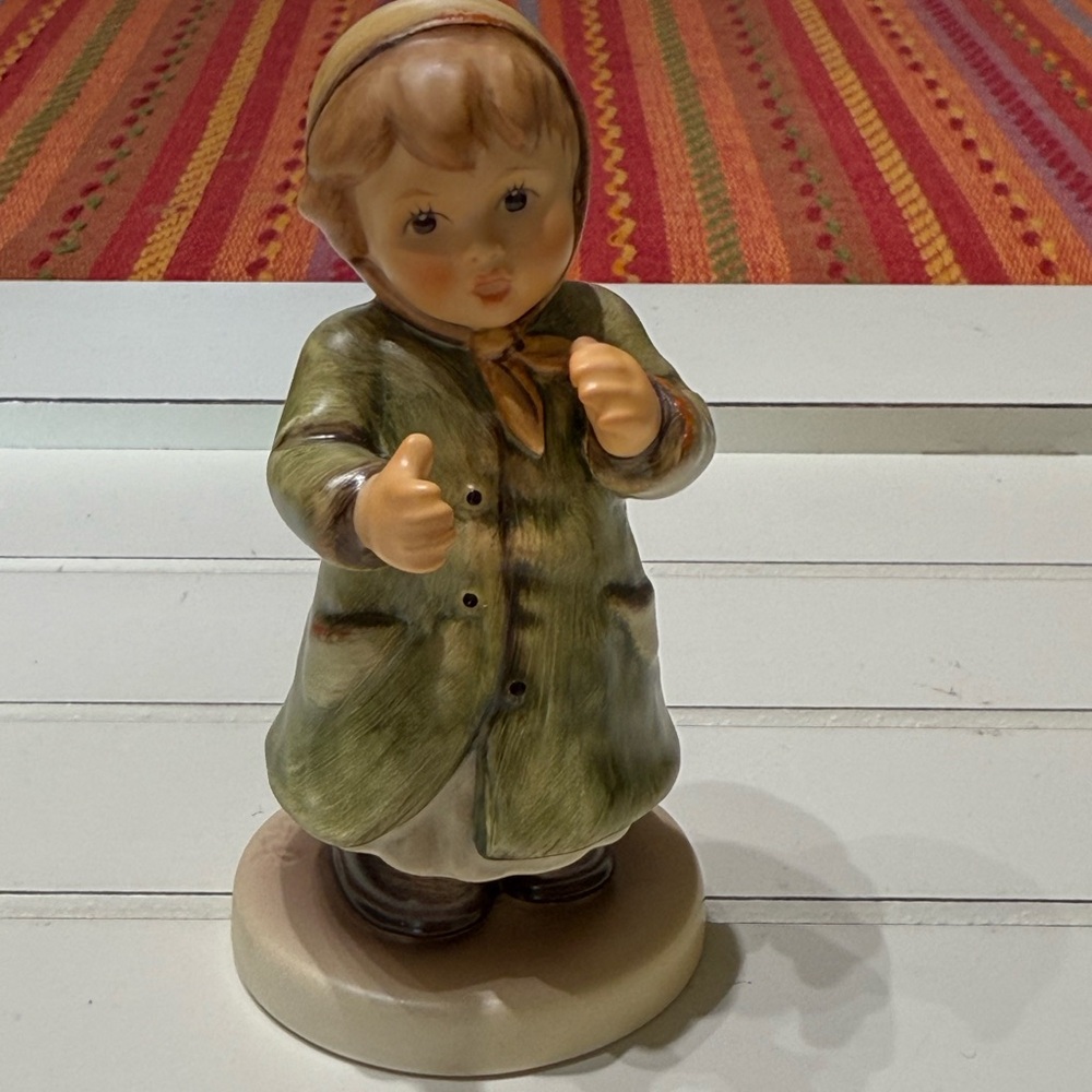 Goebel M J Hummel Club Figurine #2183 “Keeping Time” signed from 2002. TMK-8